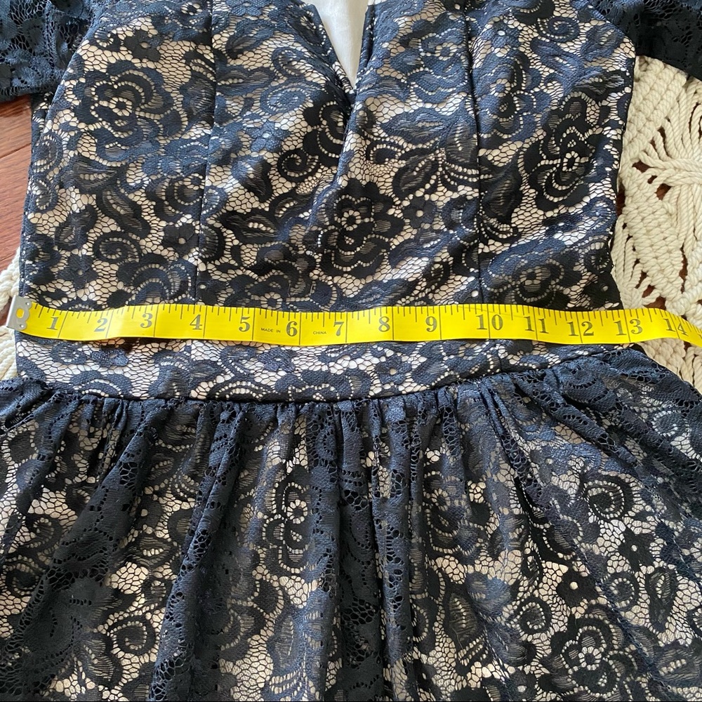 [Chi Chi London] Lace Cocktail dress - Picture 6 of 10